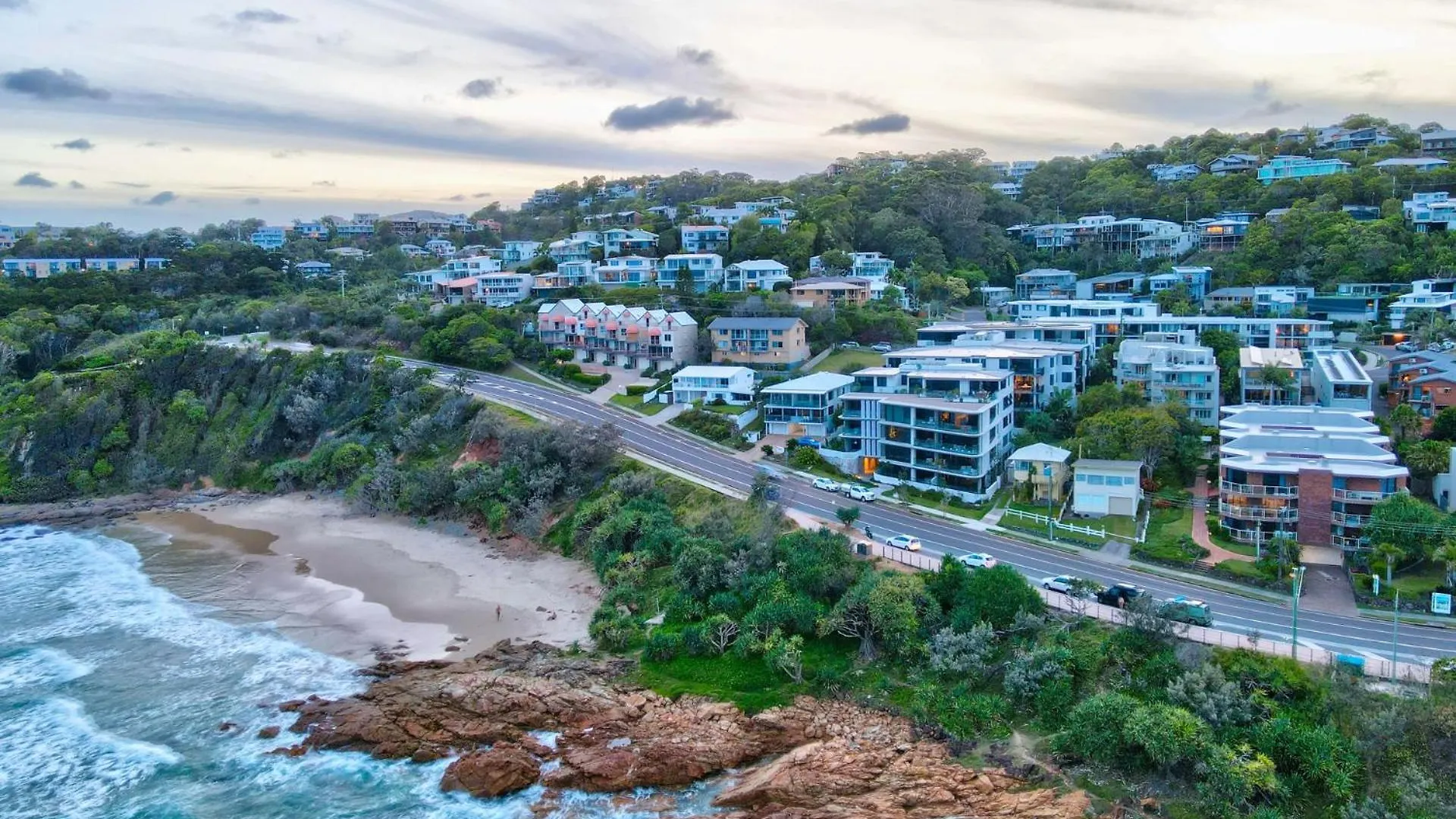 Luxury Coolum Beachfront Apartment