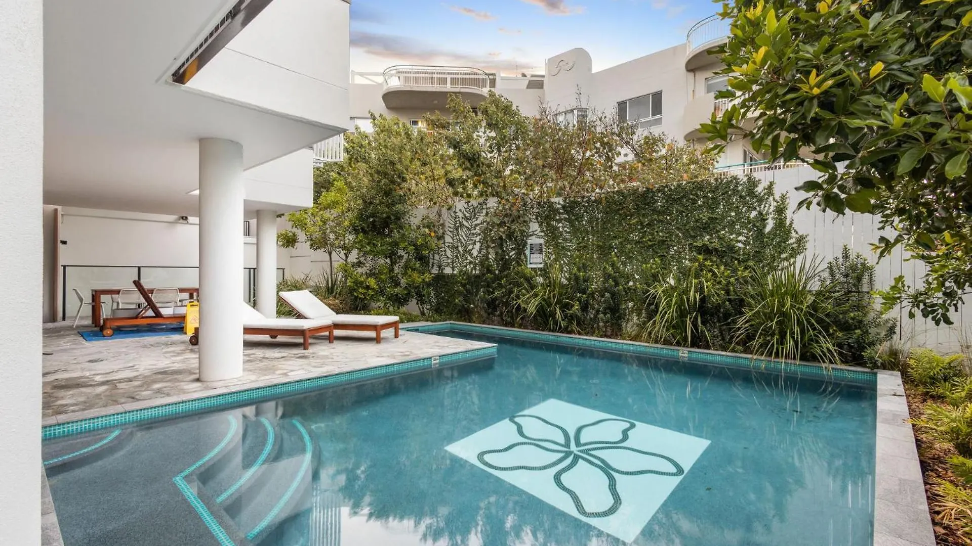 Luxury Coolum Beachfront Apartment
