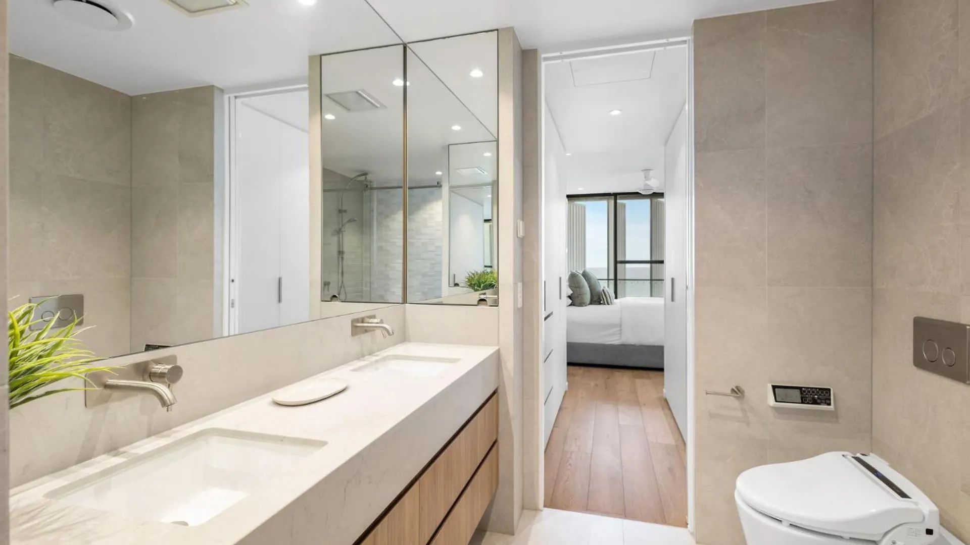 Luxury Coolum Beachfront Apartment Australia