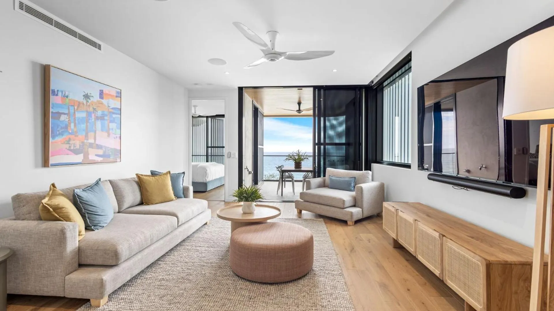 Luxury Coolum Beachfront Apartment